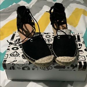 Black espadrille